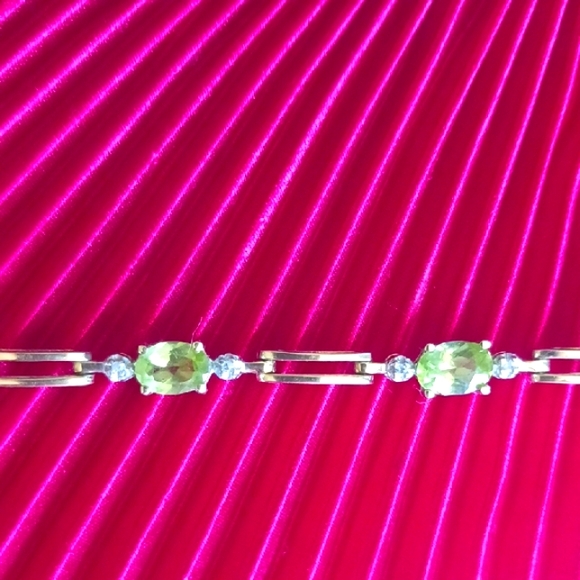 10k Yellow Gold, Diamond, Peridot Women's Tennis Bracelet 7" - Picture 5 of 11